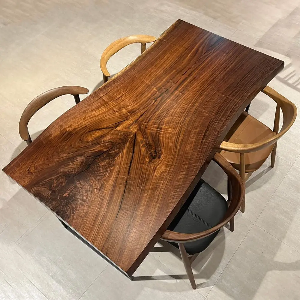 横浜店　ウォールナット　幅160×奥行80-85×厚み5(cm)