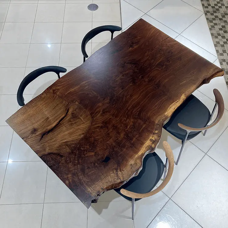 梅田店　クラロウォールナット　幅160×奥行89-98×厚み4.9(cm)