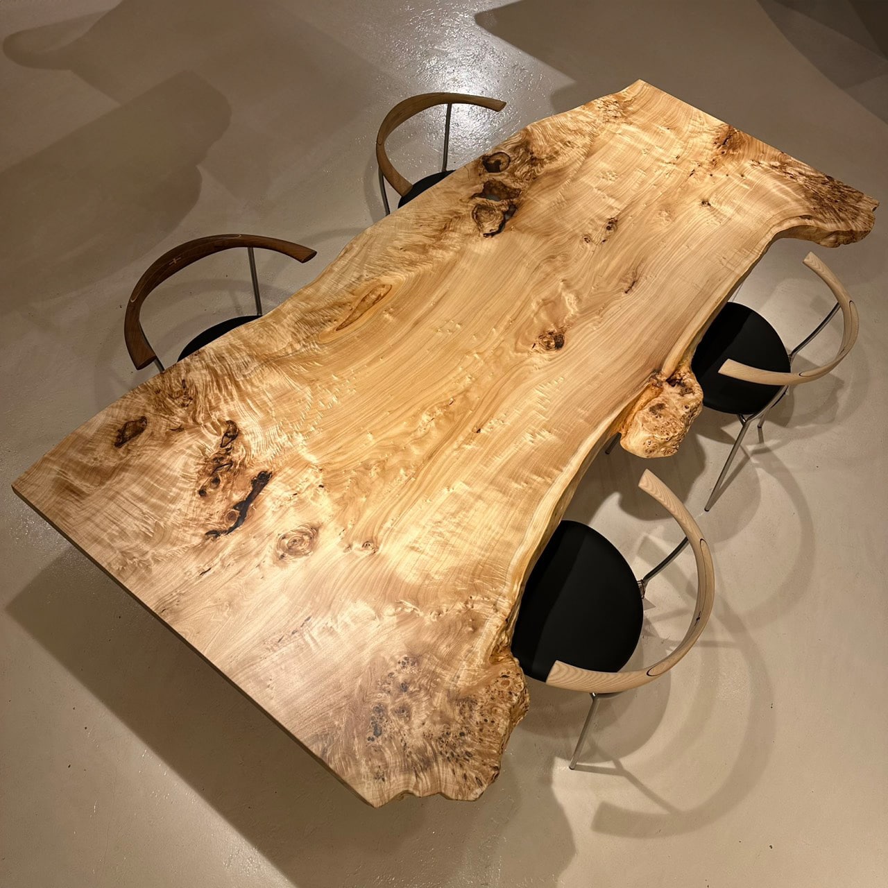 青山店　ポプラ　幅240×奥行91-106×厚み5(cm)