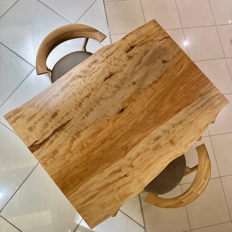 梅田店　トチ　幅130×奥行84.5-93×厚み5(cm)