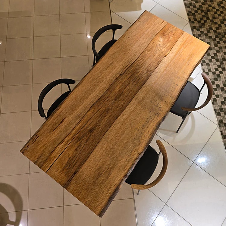 梅田店 マンゴ 幅210×奥行86-92×厚み4.8(cm)