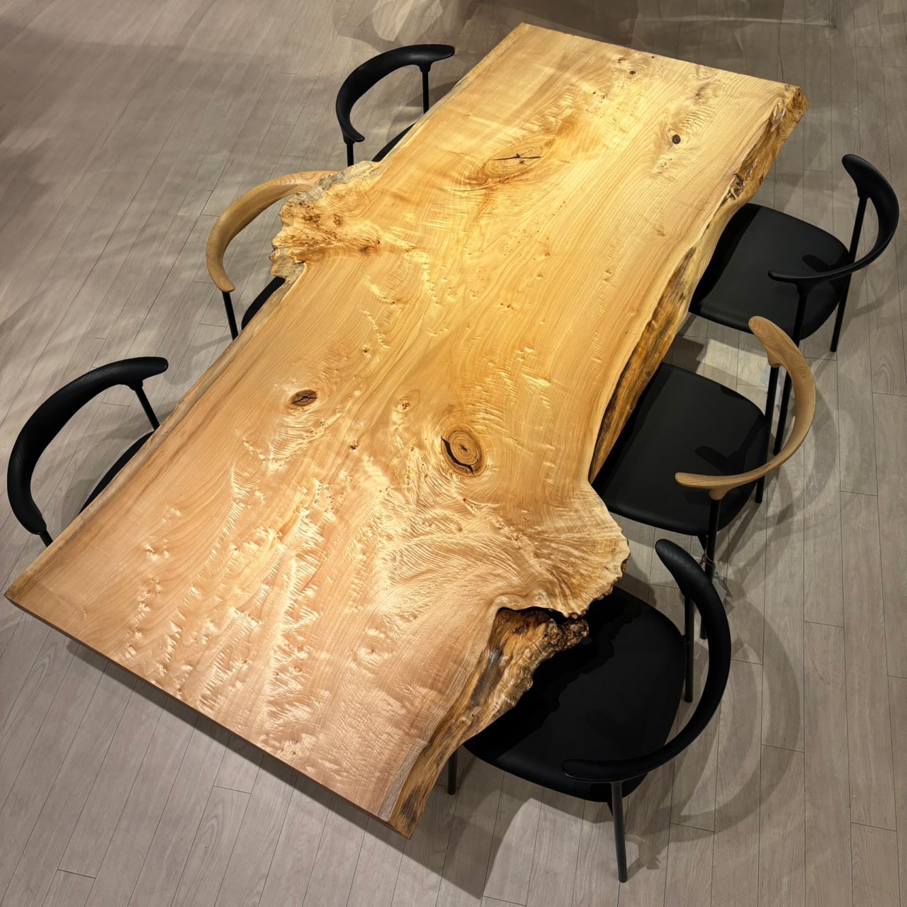 新宿店 ポプラ 幅220×奥行87-101×厚み4.9(cm)