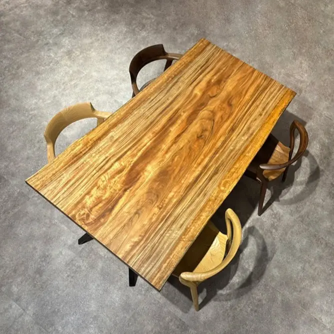 名古屋店　パプアニューギニアウォールナット　幅180×奥行90-105.5×厚み5cm