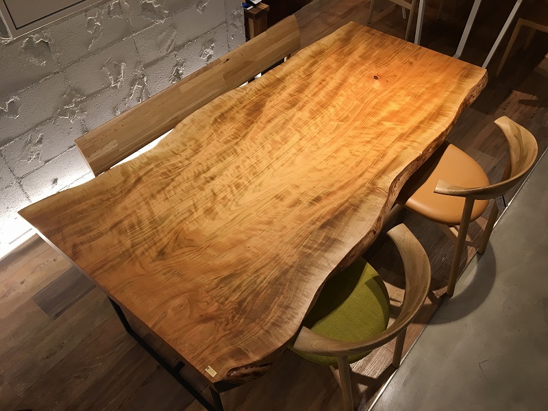 【日本値下】ソメイヨシノの一枚板テーブル センターテーブル・ローテーブル