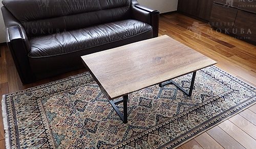 ウォールナット一枚板リビングテーブル、ナイン絨毯