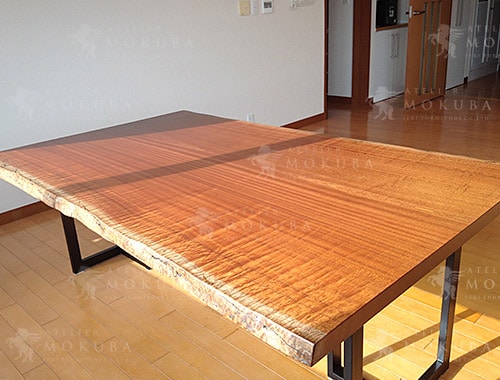 サペリマホガニー一枚板 ダイニングテーブルの画像