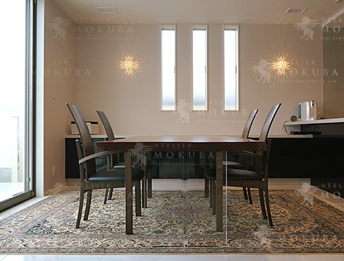 屋久杉一枚板テーブル、ナイン ペルシャ絨毯の画像