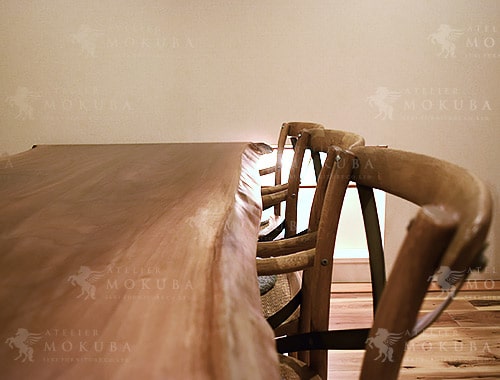 ボセ ウォールナット一枚板テーブルの画像