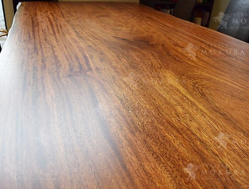 タリ一枚板ダイニングテーブルの画像
