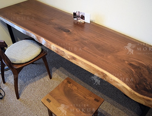 【リーン】 机 テーブル 1枚板 幅130高65奥70 ウォルナットニスピカピカ ウレタンニ