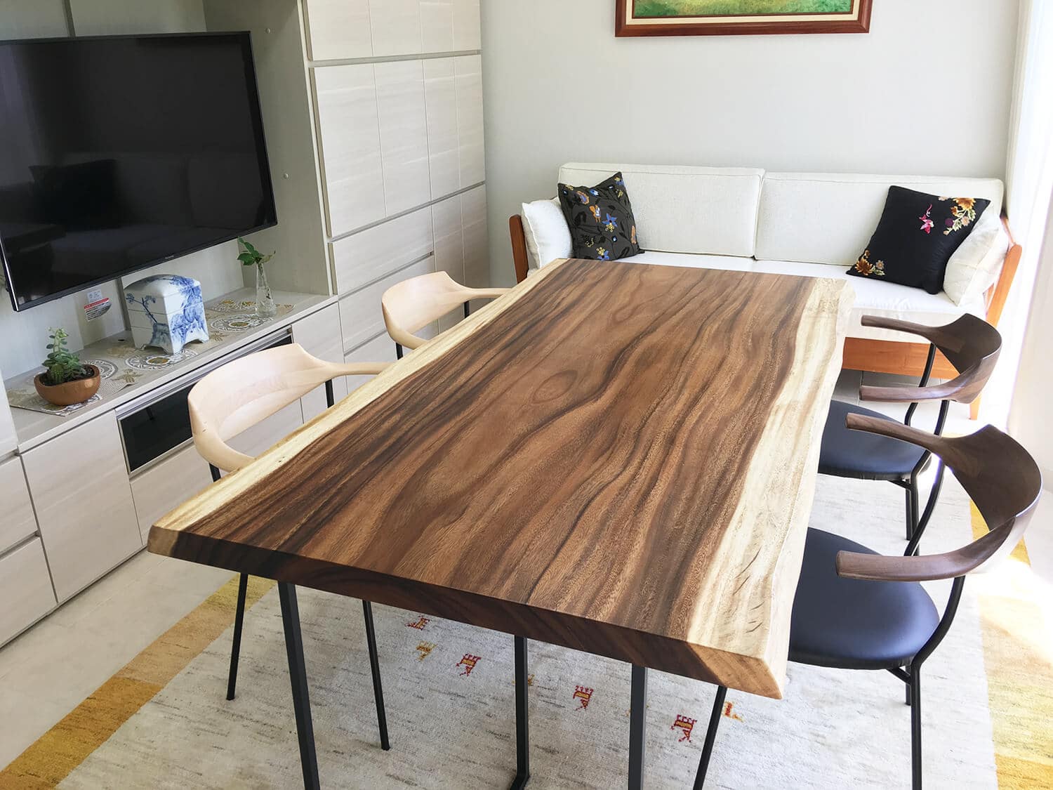 モンキーポッドダイニングテーブル【-】 – 一枚板・無垢材の専門店 