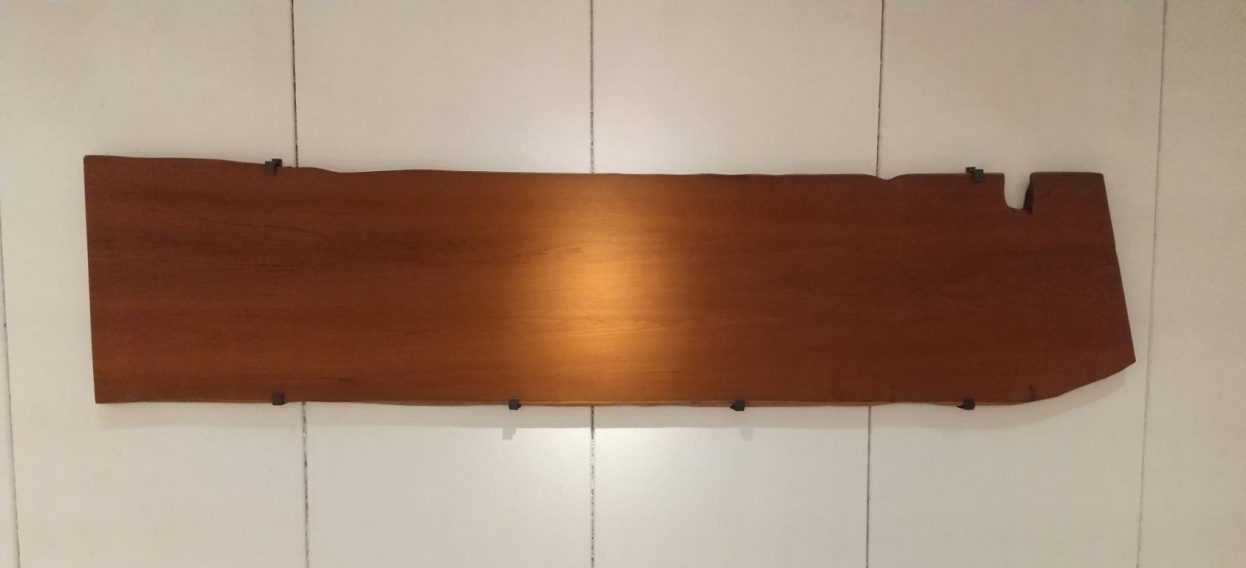 壁掛け一枚板の展示 | 一枚板テーブル、無垢材 天板の販売【アトリエ木馬】