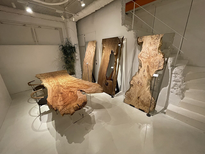 結果報告】壁掛け一枚板の展示② – 一枚板テーブル、無垢材 天板の販売 