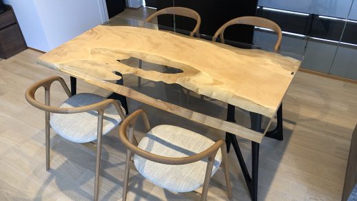 トチの一枚板テーブル事例 – 一枚板の専門店-ATELIER MOKUBA