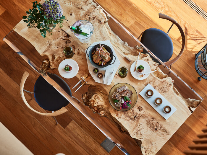 一枚板レジンテーブルの魅力をご紹介 – 一枚板テーブル、無垢材 天板の