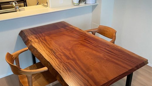 マホガニーの一枚板テーブル事例 – 一枚板、無垢材 天板の販売 