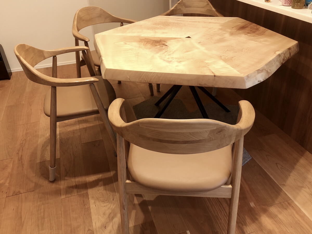 トチ六角形のテーブル【東京都 I様】 – 一枚板テーブル・無垢材家具の 