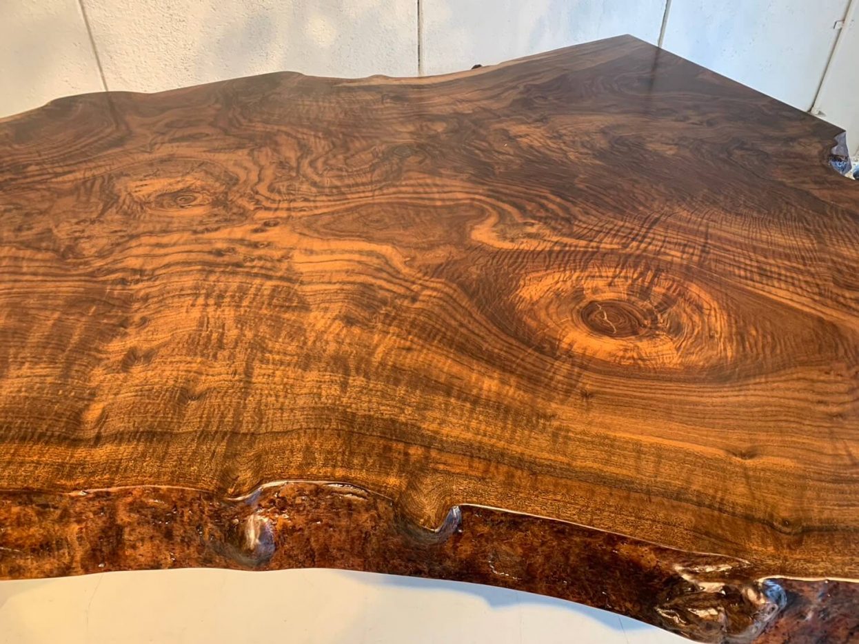 クラロウォールナット一枚板テーブル木目