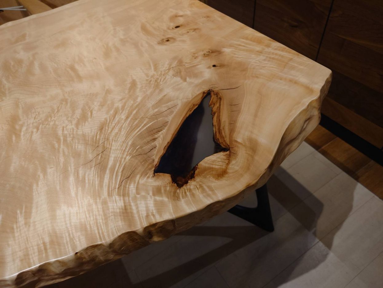 日本を代表する銘木 – 一枚板テーブル、無垢材 天板の販売【アトリエ木馬】