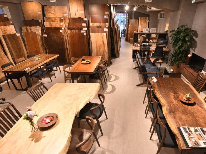 横浜店内