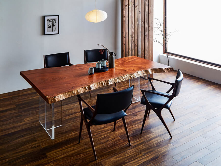 一輪挿し 「欅」その２ 木を愛でる | iichi 日々の暮らしを心地よくするハンドメイドやアンティークのマーケットプレイス 日本初　レジンとケヤキの一輪挿し