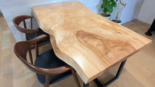 納品事例、一枚板テーブル、トチ