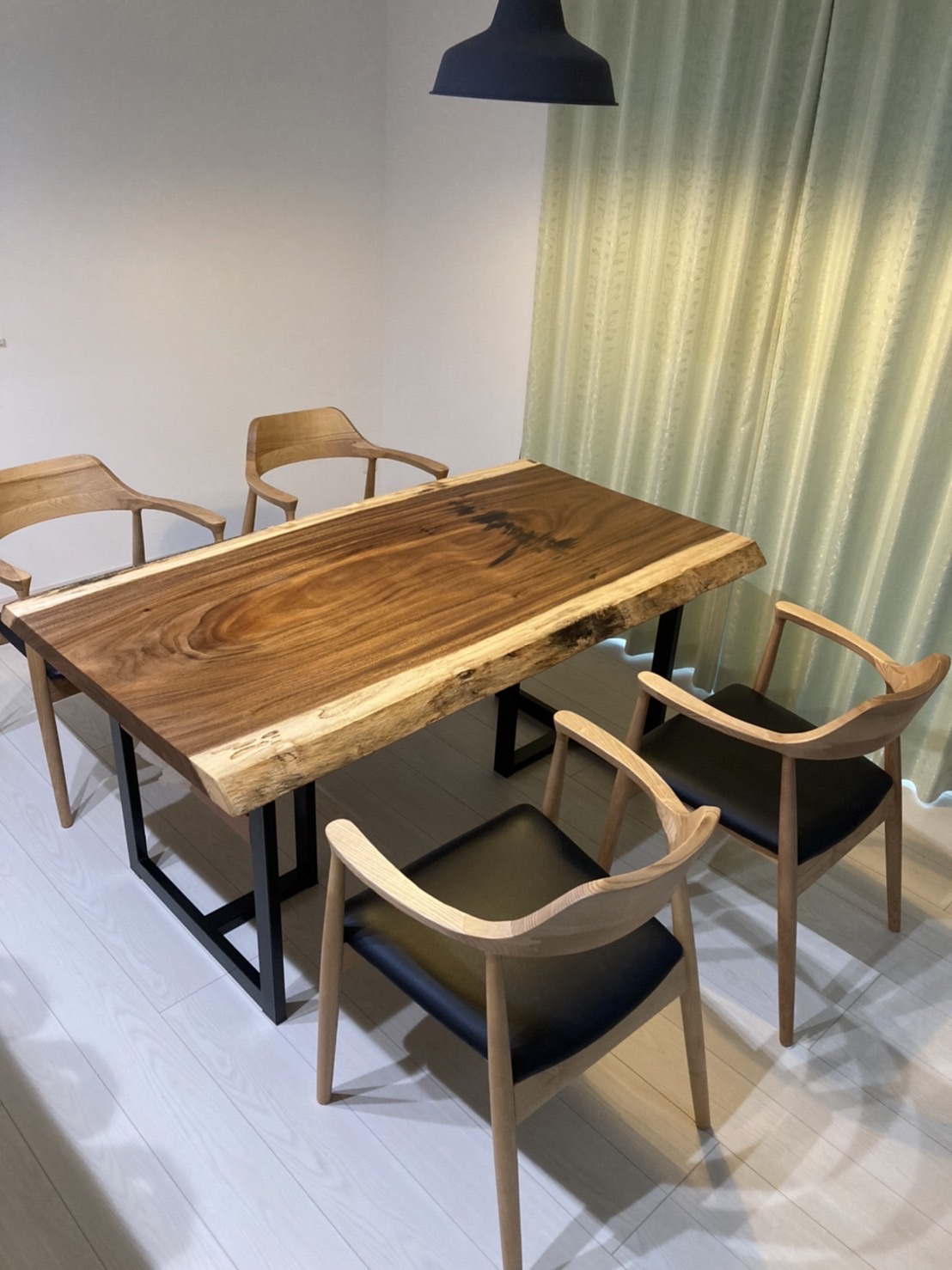 一枚板テーブル、納品事例、モンキーポッド