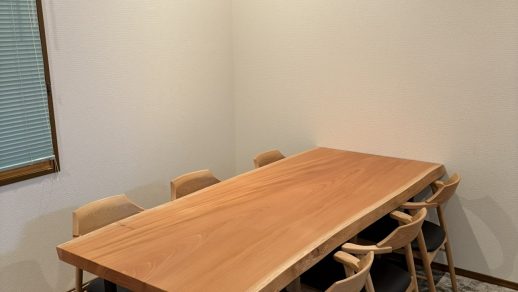 納品事例、一枚板テーブル、ケヤキ