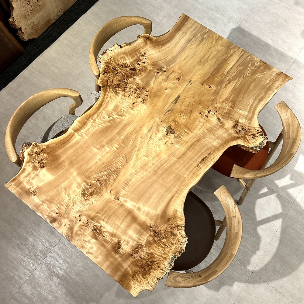 横浜店展示のポプラ一枚板テーブル（422403）