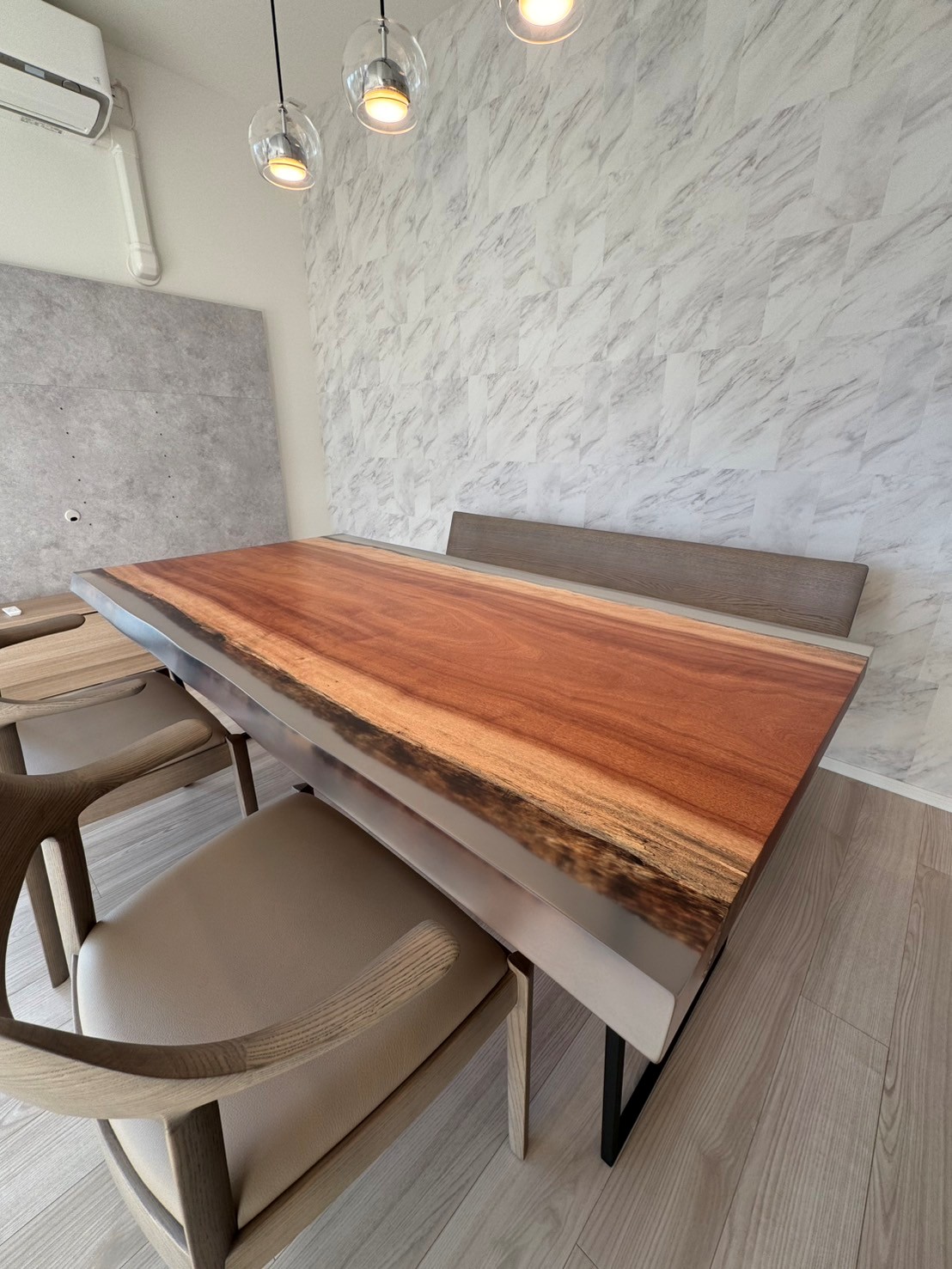 ボセレジンの一枚いてレジンテーブル　納品事例