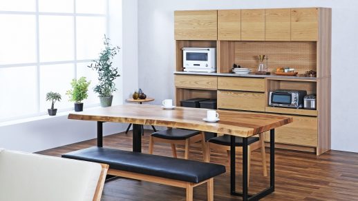 無垢材と集成材の家具を合わせたコーディネート
