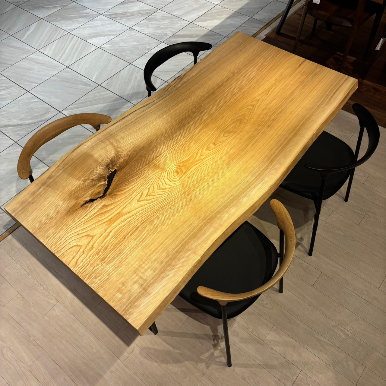 新宿店おすすめのセン一枚板