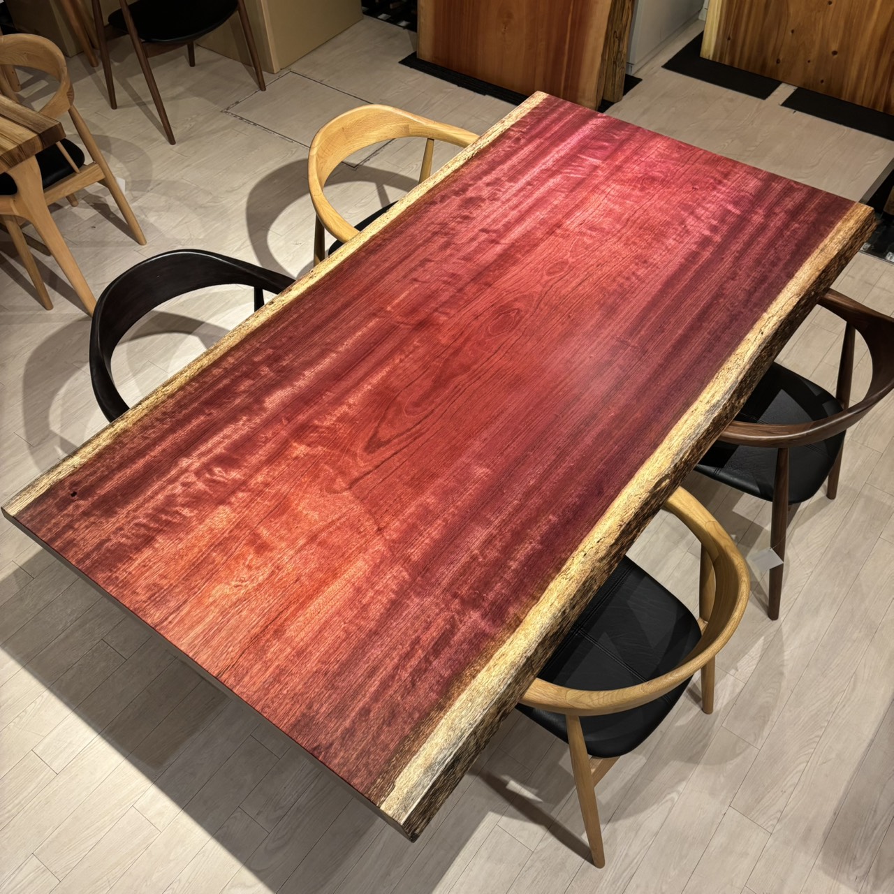 12/4-23　アトリエ木馬・新宿　一枚板フェア