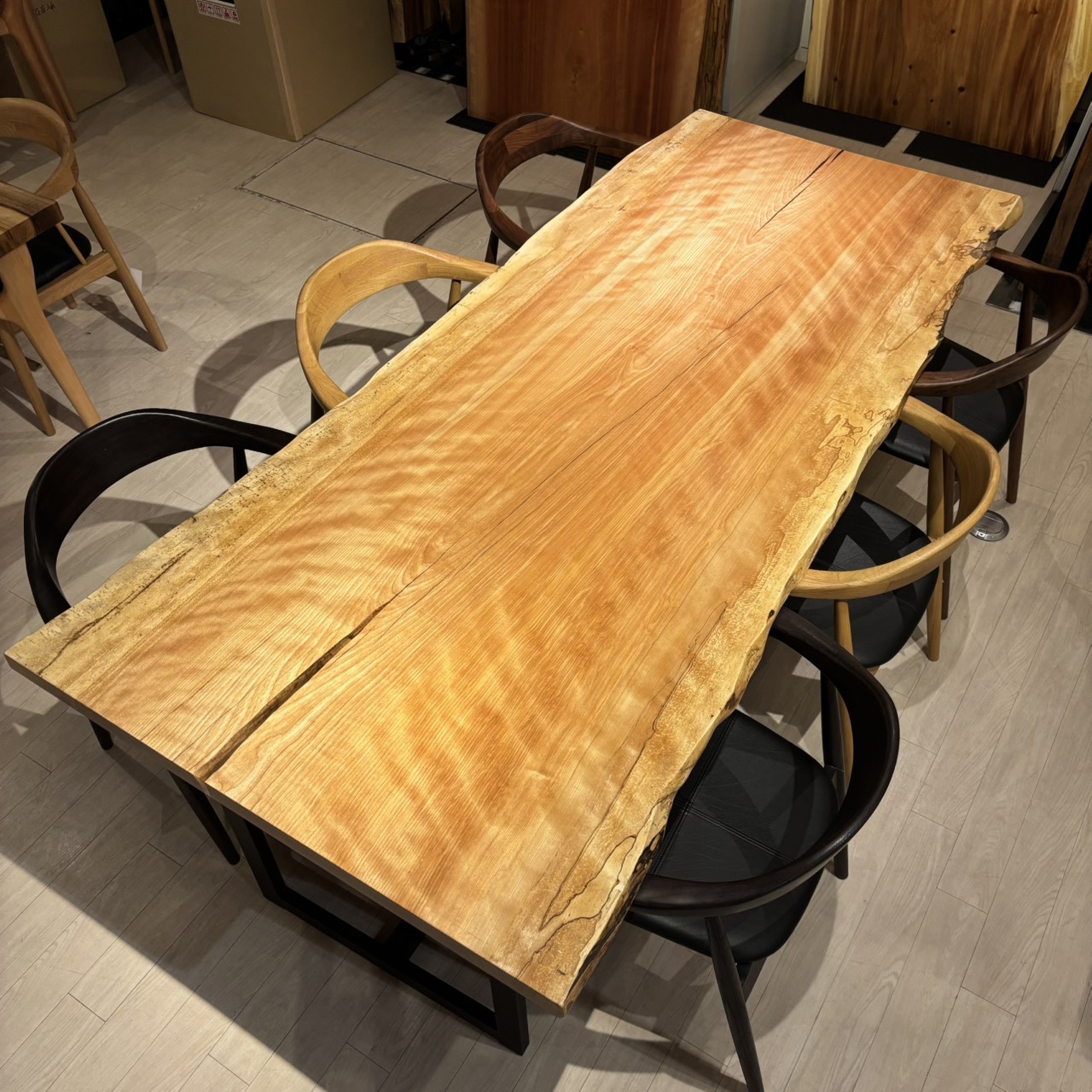 12/4-23　アトリエ木馬・新宿　一枚板フェア