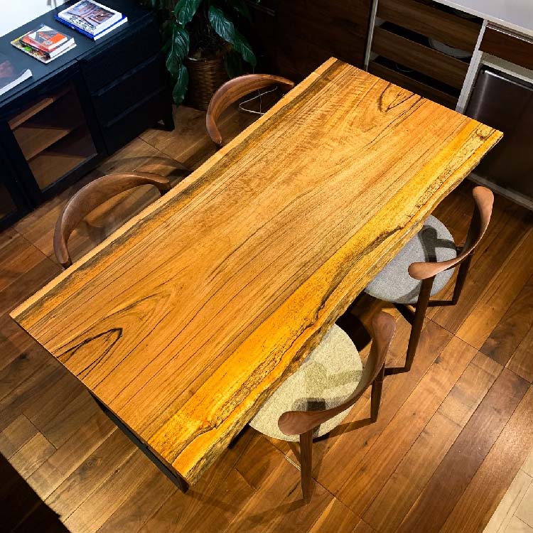 12/4-23　アトリエ木馬・新宿　一枚板フェア