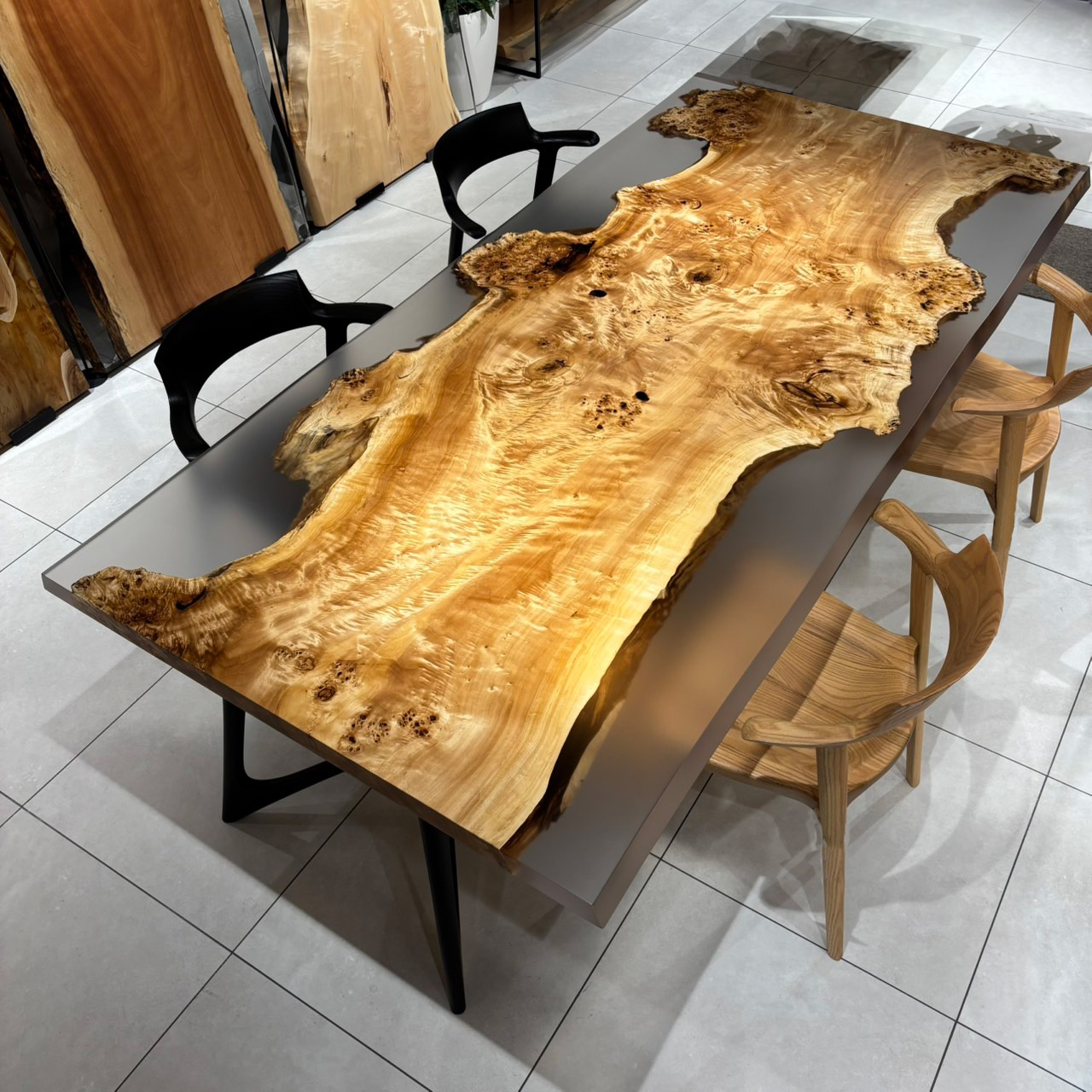 新宿店おすすめのポプラレジンテーブル