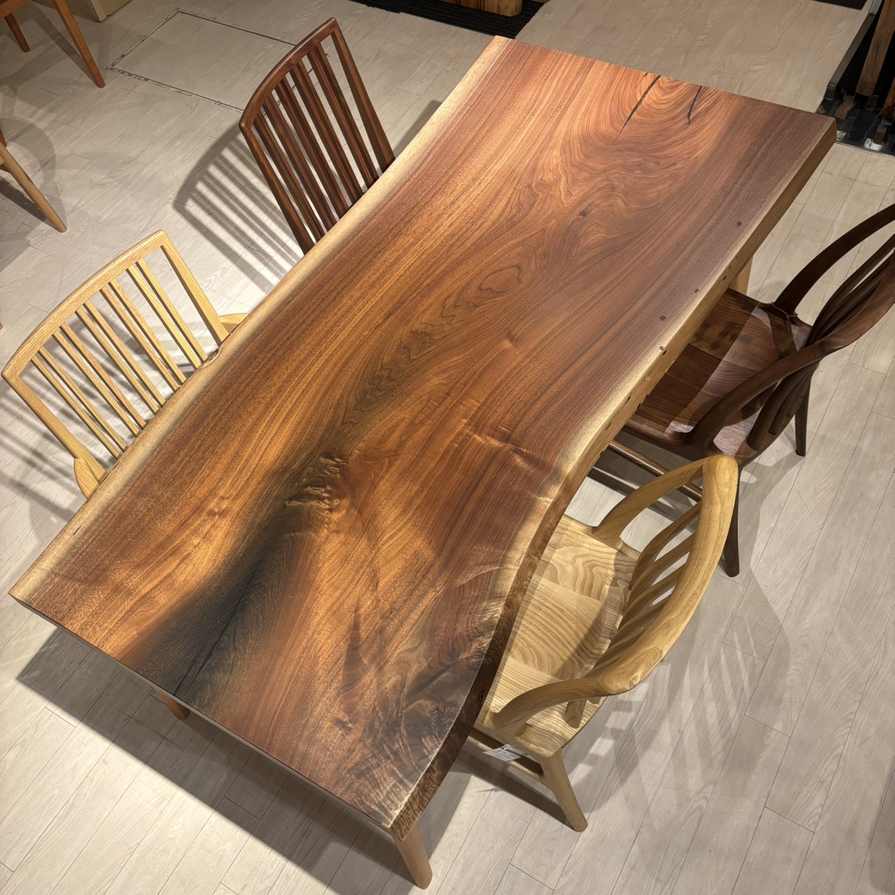 12/4-23　アトリエ木馬・新宿　一枚板フェア