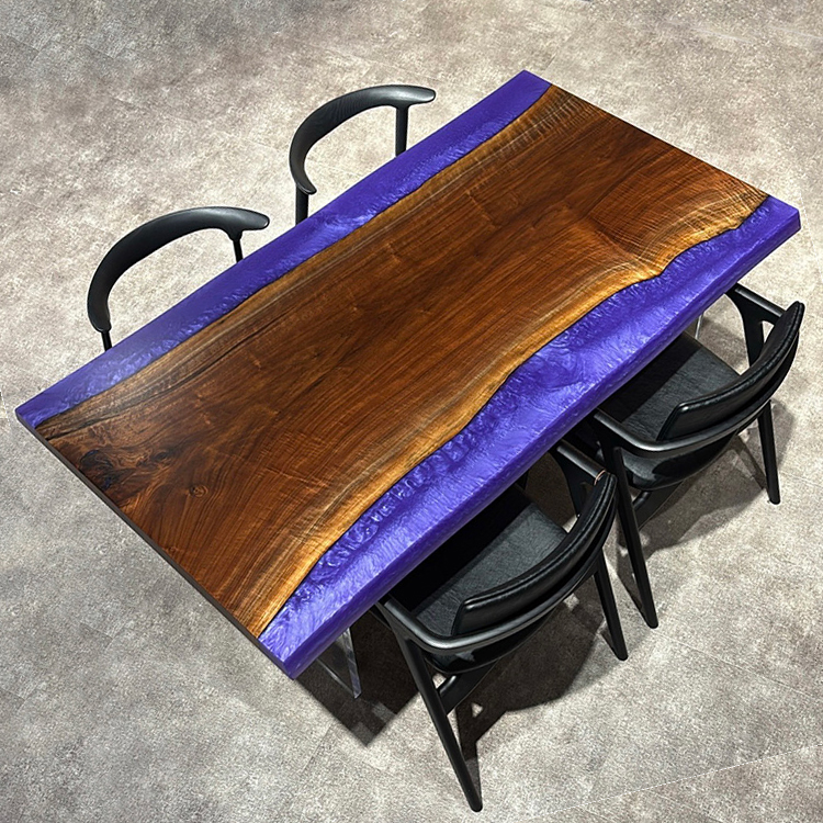 名古屋店おすすめのウォールナットレジンテーブル