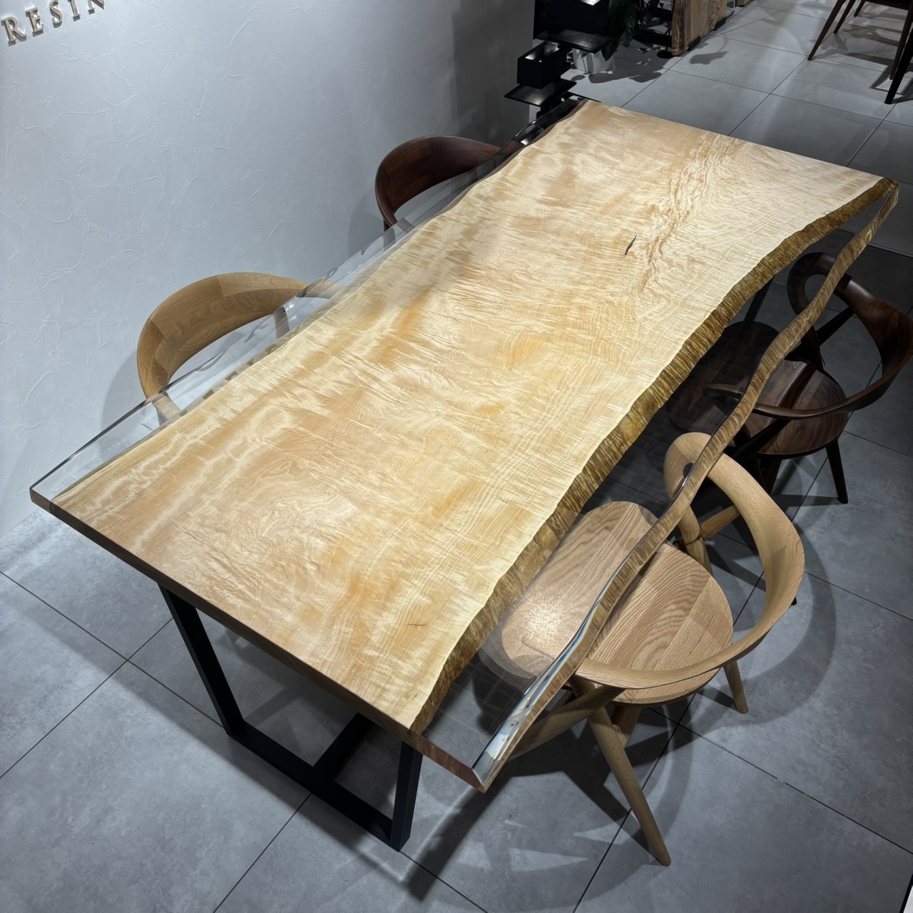 12/4-23　アトリエ木馬・新宿　一枚板フェア