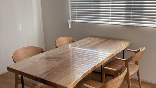 トチ一枚板テーブル納品事例