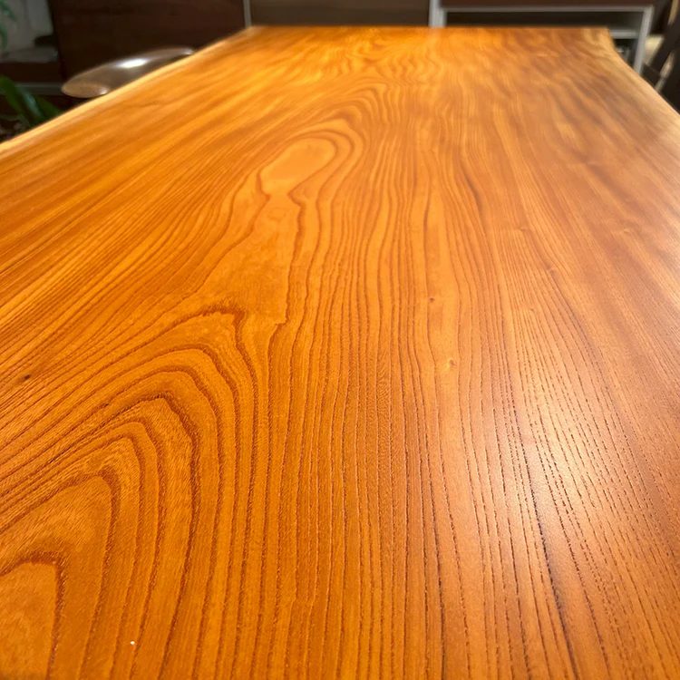 ケヤキ一枚板の木目