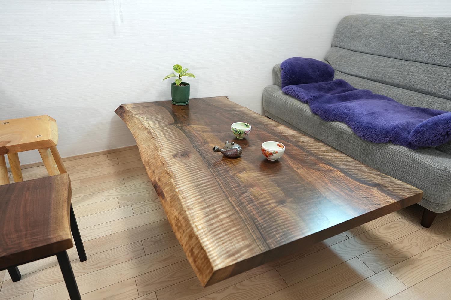 バストゥーンウォールナット