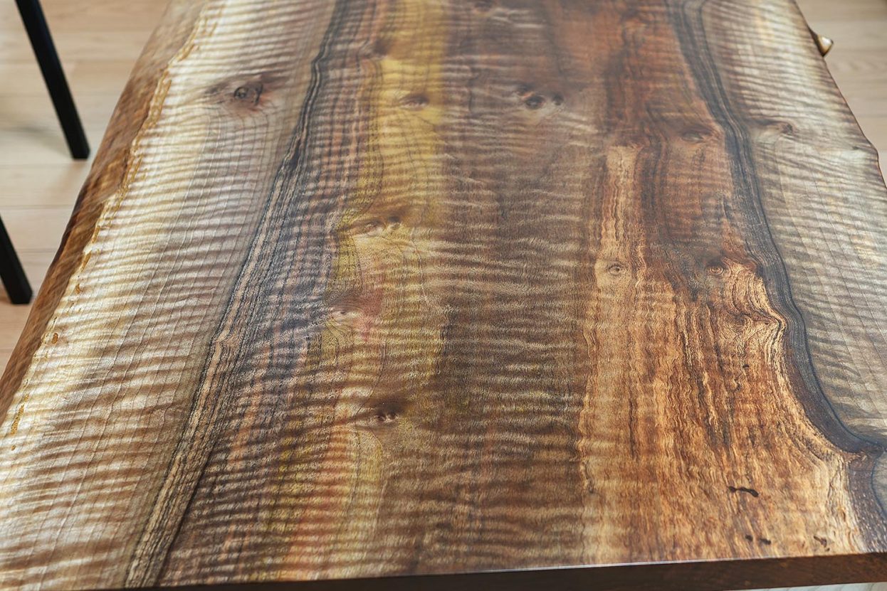 バストゥーンウォールナット