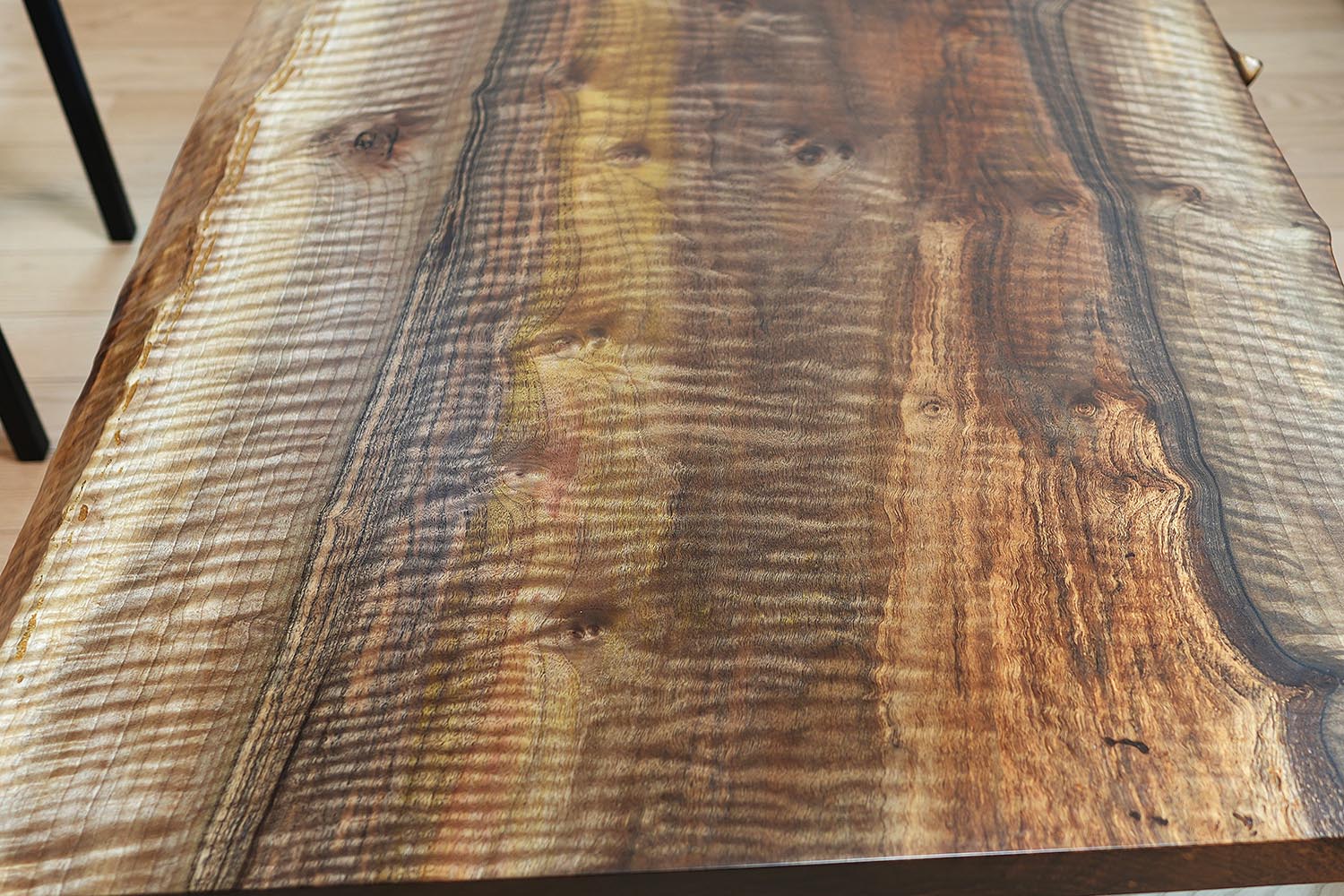 バストゥーンウォールナット