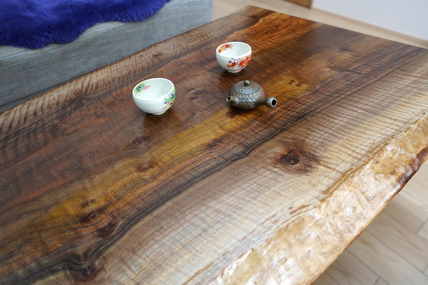 バストゥーンウォールナット