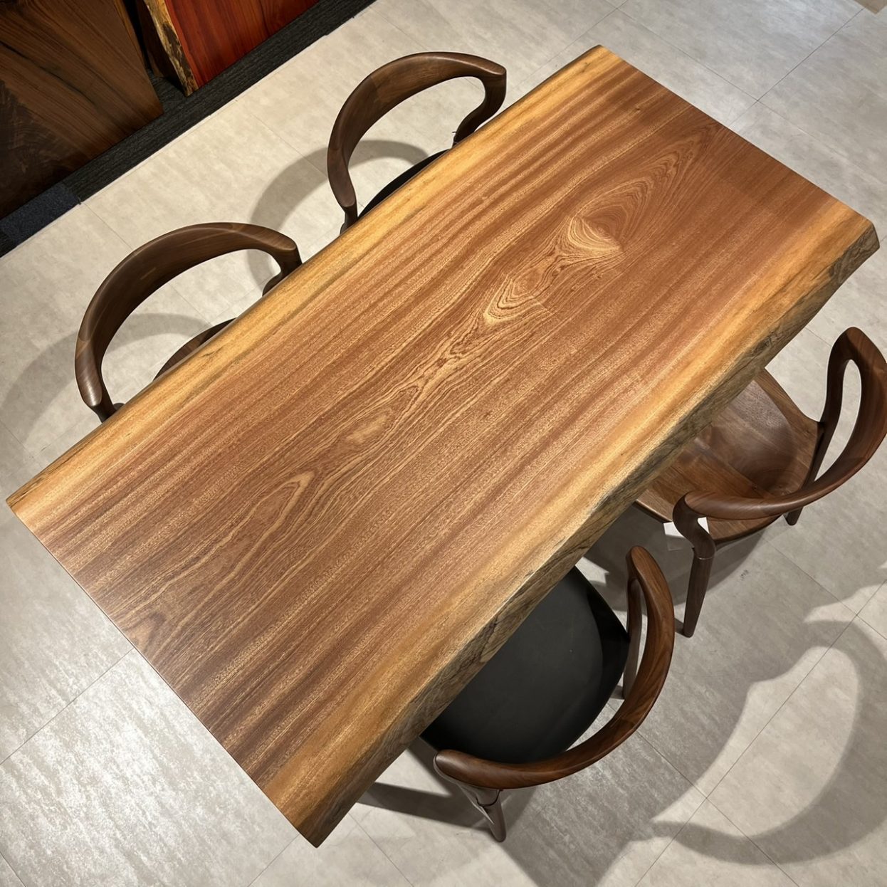 サペリ一枚板テーブル