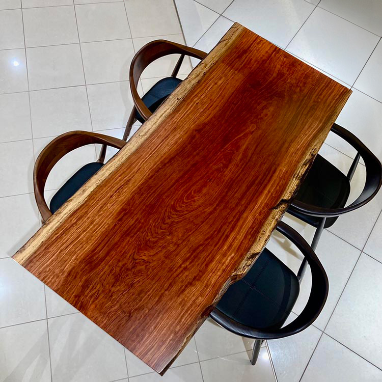 梅田店おすすめのブビンガ一枚板