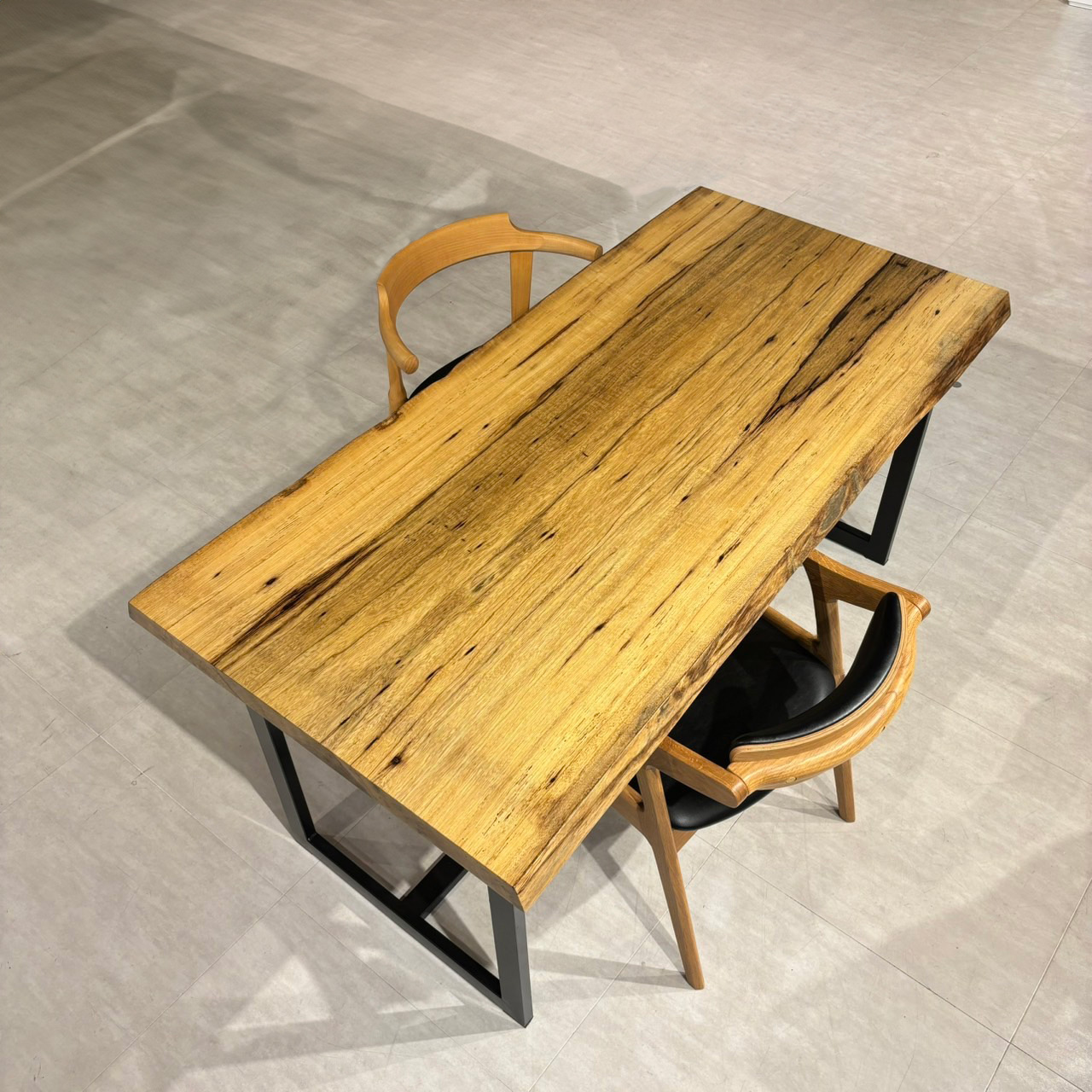 天神店おすすめのリンバ一枚板