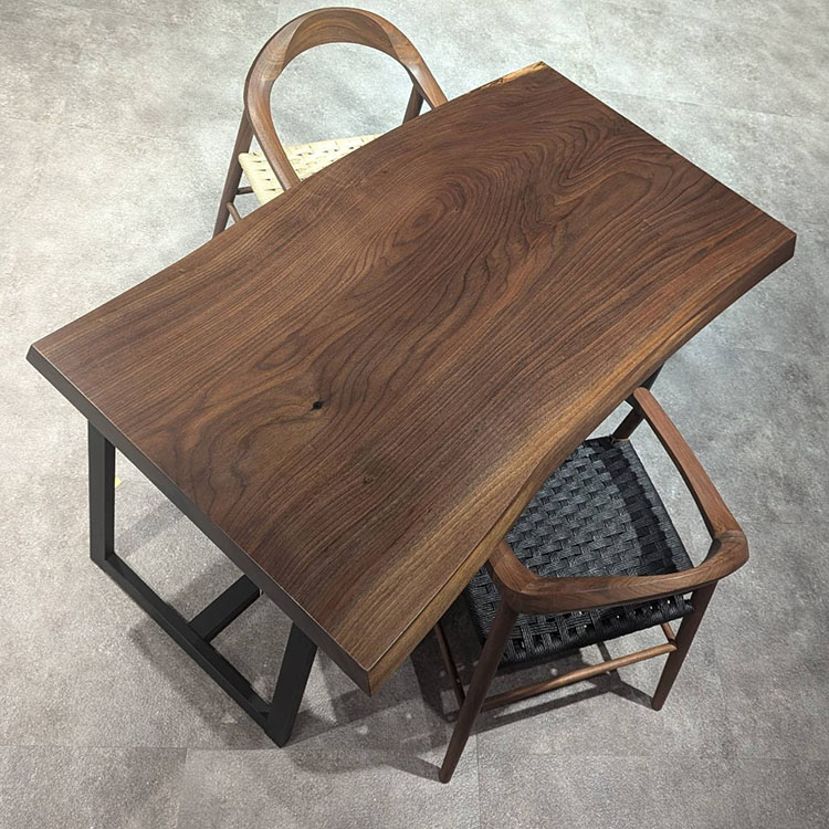 名古屋店おすすめのウォールナット一枚板