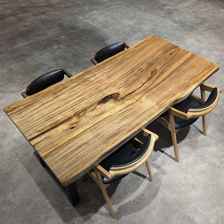 名古屋店おすすめのパプアニューギニアウォールナット一枚板